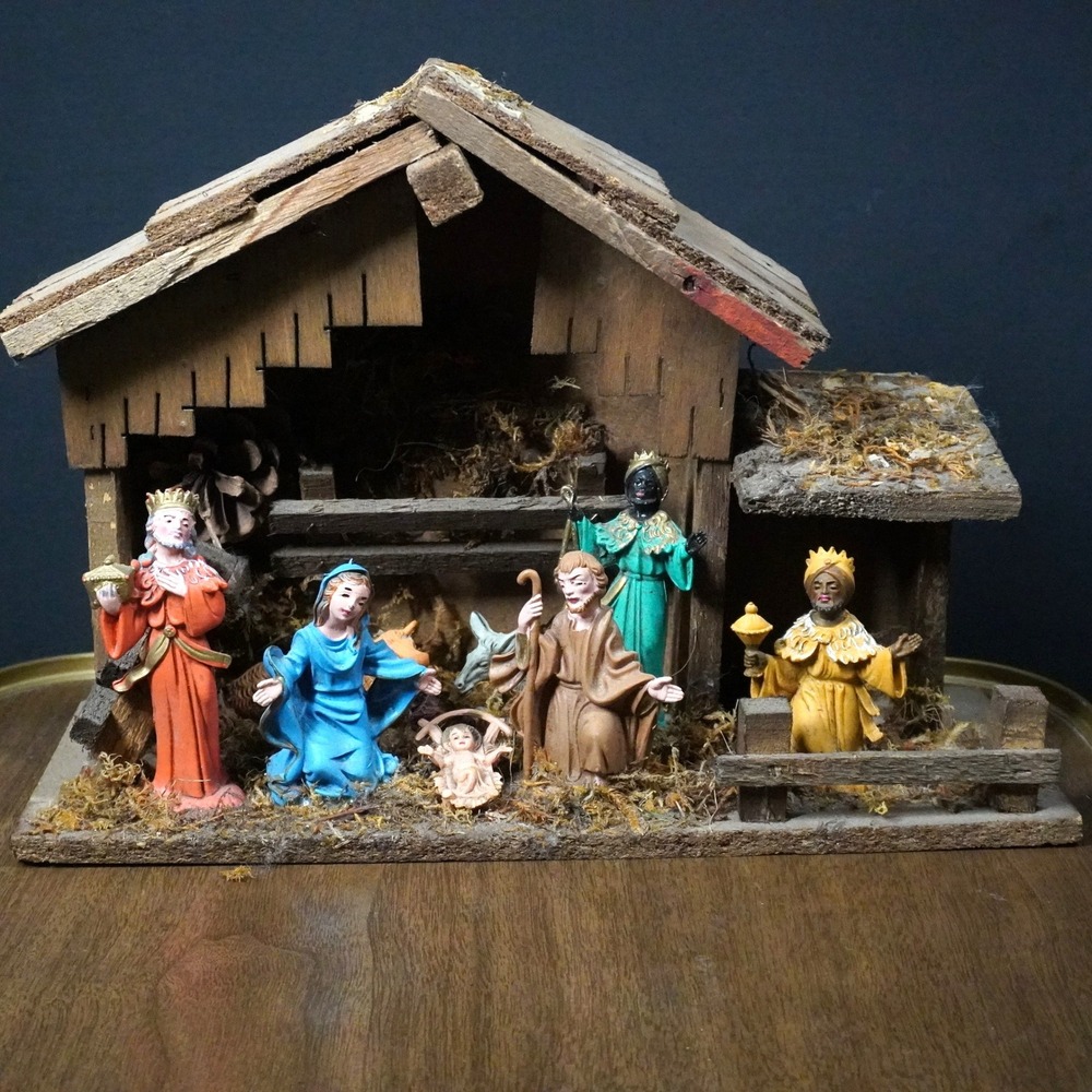 Vintage Nativity Scene Made in Italy Wooden Creche 9 Figures Christmas Manger